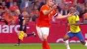 传说中不会停球的男人！范佩西：球落地，算我输！