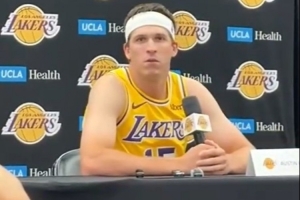 谁干的🤣？一声怪叫吓了小吧一激灵 里夫斯也被吓出了表情包